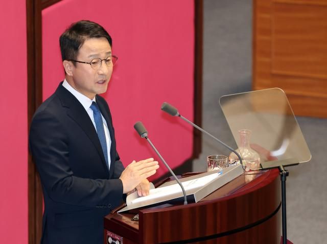 한병도 더불어민주당 원내대표가 3일 국회 본회의에서 교섭단체 대표연설을 하고 있다 사진연합뉴스