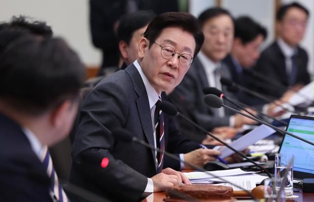 이재명 대통령이 3일 청와대에서 열린 국무회의에서 발언하고 있다사진연합뉴스