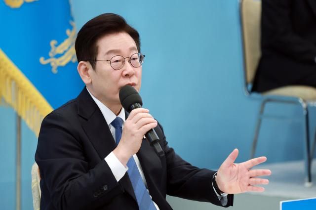 이재명 대통령이 5일 청와대에서 열린 미래 과학자와의 대화 도전하는 과학자 도약하는 대한민국에서 발언하고 있다 사진연합뉴스