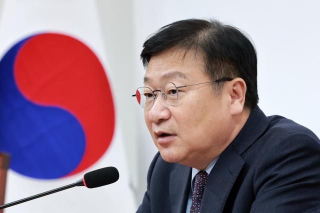 국민의힘 정강정책·당헌당규개정특별위원회 위원장인 정점식 정책위의장이 5일 국회에서 특위와 관련해 기자 간담회를 하고 있다 사진연합뉴스