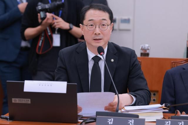 김건 국민의힘 의원이 지난해 10월 13일 국회에서 열린 외교통일위원회 국정감사에서 발언하고 있다 사진유대길 기자