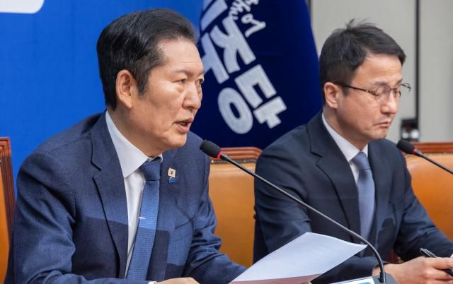 정청래 더불어민주당 대표가 6일 국회에서 열린 최고위원회의에서 발언을 하고 있다 사진연합뉴스