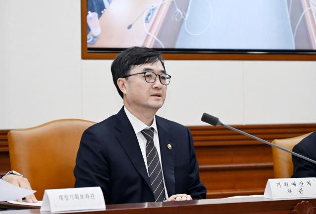 임기근 기획예산처 장관 직무대행 차관이 3월 13일 오전 서울 종로구 정부서울청사에서 열린 중동상황 점검 관계부처 차관회의를 주재 모두발언을 하고 있다 사진기획예산처