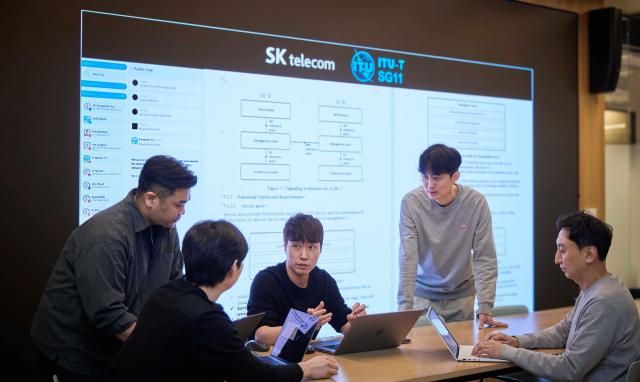 SK텔레콤은 자사가 제안한 ‘AI 데이터센터를 위한 기술 요소 및 연동 구조’가 이달 초 열린 국제전기통신연합 전기통신표준화 부문ITU-T 산하 SG11Study Group 11 회의에서 국제 표준으로 최종 승인됐다고 밝혔다 사진SK텔레콤