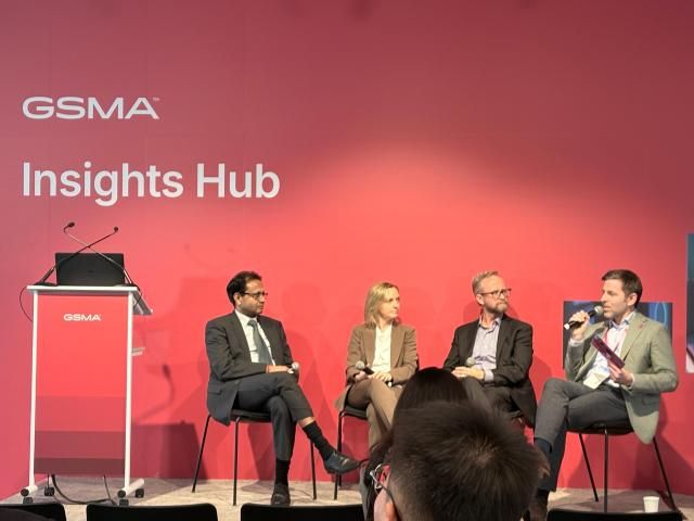 MWC 2026 GSMA 세미나에 참석자들이 주제로 토론을 하고 있다 사진최연재 기자