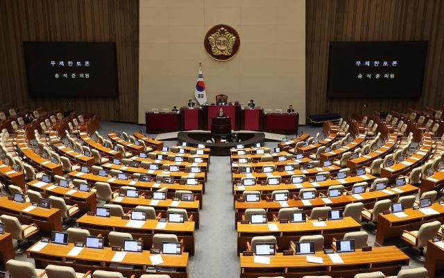 尹검찰 조작기소 의혹 국조계획서 상정…국힘 필버 돌입 사진연합뉴스