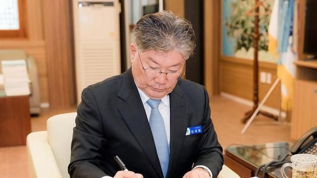 장세일 영광군수 2024년 10월 청렴서약으로 군정을 시작할 당시 모습 사진전남 영광군