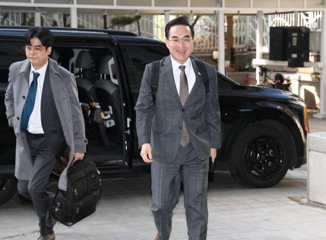 박홍근 기획예산처 장관 후보자가 20일 서울 중구 예금보험공사에 마련된 인사청문회 준비 사무실로 출근하고 있다 사진연합뉴스