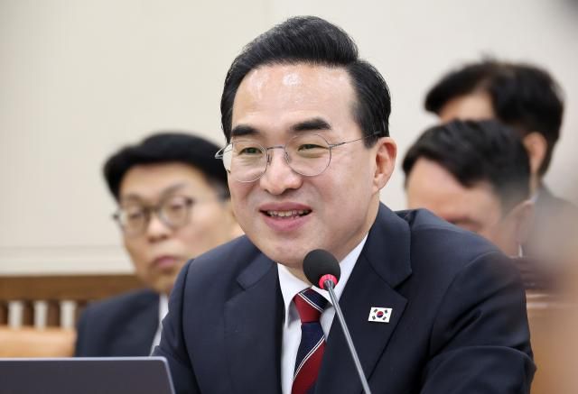 박홍근 기획예산처 장관 후보자가 지난 23일 국회 재정경제기획위원회에서 열린 인사청문회에서 의원 질의에 답변하고 있다 사진연합뉴스