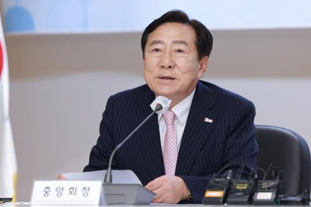 김기문 중소기업중앙회 회장이 24일 오전 서울 영등포구 여의도 중기중앙회에서 열린 장인화 포스코그룹 회장과의 동반성장 간담회에서 인사말을 하고 있다 20240724사진유대길 기자 dbeorlf123ajunewscom