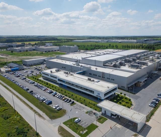 솔루스첨단소재 헝가리 전지박 공장 사진솔루스첨단소재