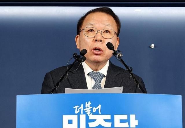 김이수 더불어민주당 공천관리위원장이 심사 결과를 발표하고 있다 사진연합뉴스