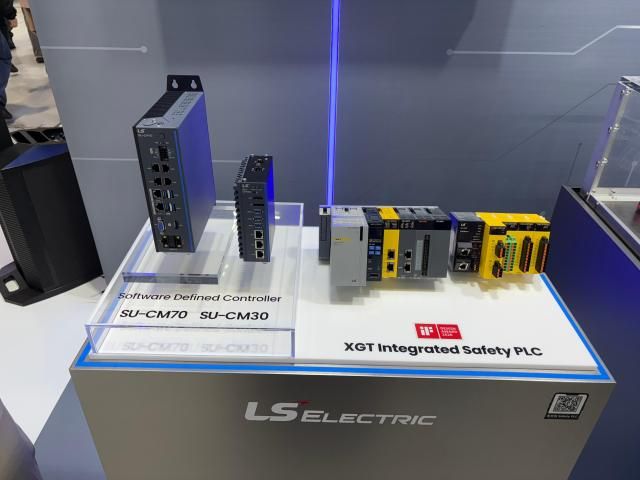 LS일렉트릭은 4일 서울 강남구 코엑스에서 열린 ‘2026 스마트공장·자동화산업전AW 2026’에서 차세대 자동제어시스템PLC을 공개했다 사진김나윤 기자