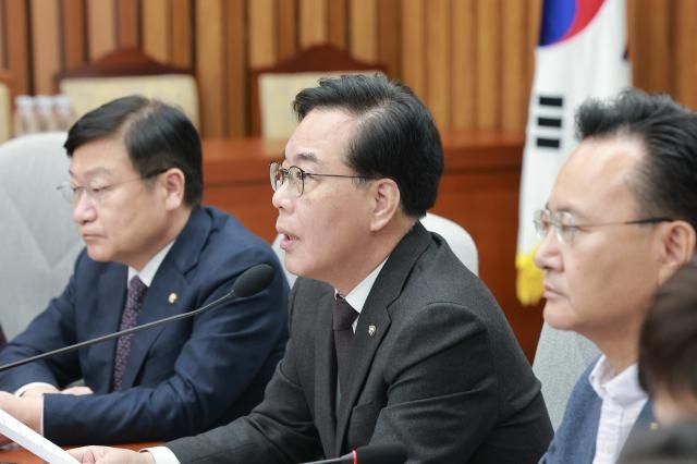 송언석 국민의힘 원내대표가 6일 국회에서 열린 원내대책회의에 참석해 발언하고 있다 사진연합뉴스