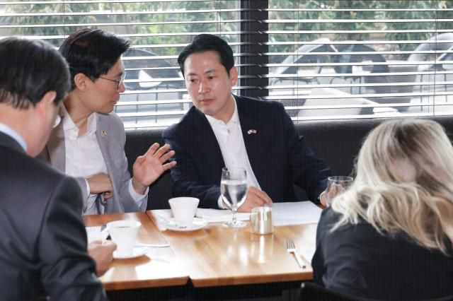 국민의힘이 장동혁 대표가 사흘간 미국 체류 일정을 연장한 이후인 16일현지시간에 진행한 일정 관련 사진을 이날 출입기자단에 배포했다사진연합뉴스