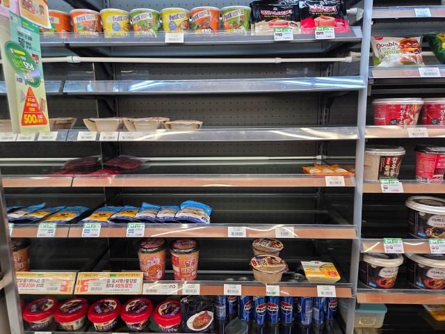 경기도 고양시의 한 CU 매장 간편식 매대사진 조재형 기자