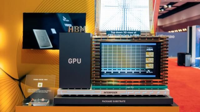 SK하이닉스가 22일현지시간 열린 TSMC 테크놀로지 심포지엄 2026 에서 HBM4 48GB 16단 제품과 내부 구조를 확대한 3D 모형을 공개했다 사진SK하이닉스