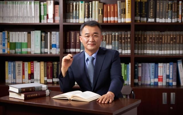 동인의 새 경영대표로 내정된 원창연 변호사 사진법무법인 동인