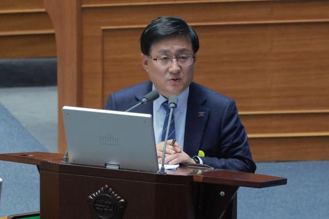 김성환 기후에너지환경부 장관이 13일 오후 서울 여의도 국회에서 열린 제434회국회임시회 제4차 본회의 교육·사회·문화 분야 대정부질문에서 의원 질의에 답변하고 있다 20260413사진유대길 기자 dbeorlf123ajunewscom