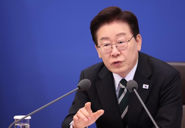 이재명 대통령이 28일 청와대에서 열린 국무회의 겸 비상경제점검회의에서 발언하고 있다 사진연합뉴스