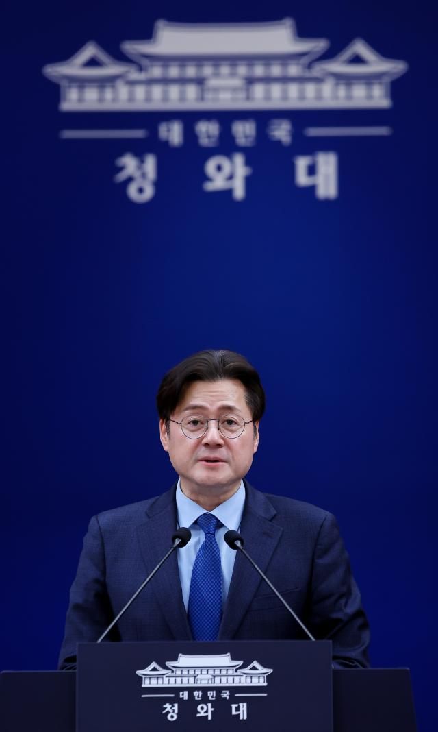홍익표 정무수석이 지난 3월 20일 청와대 춘추관에서 서울-양평 고속도로 사업 재개 관련 브리핑을 하고 있다 사진연합뉴스