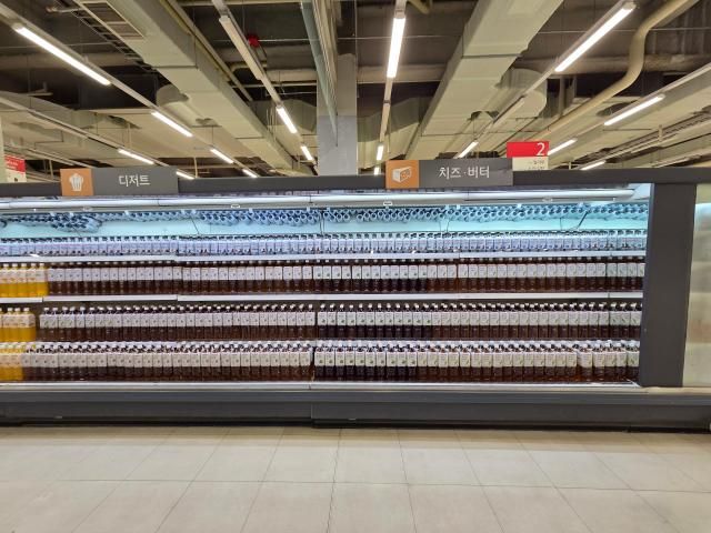 경기도 고양시 홈플러스 킨텍스점 버터와 디저트 코너가 홈플러스 자체브랜드PB 음료로 채워져 있다 사진조재형 기자