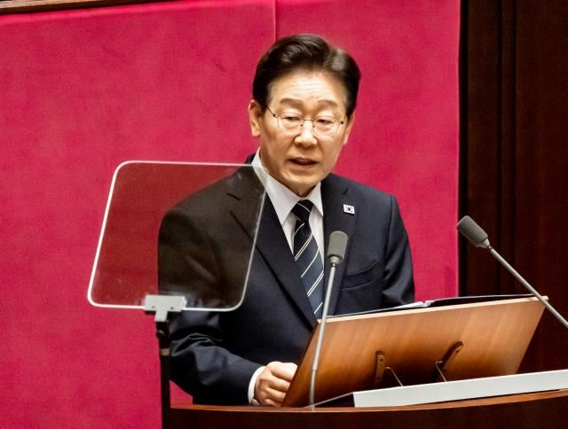 이재명 대통령이 2일 국회에서 2026 추가경정예산안 시정연설을 하고 있다 사진연합뉴스