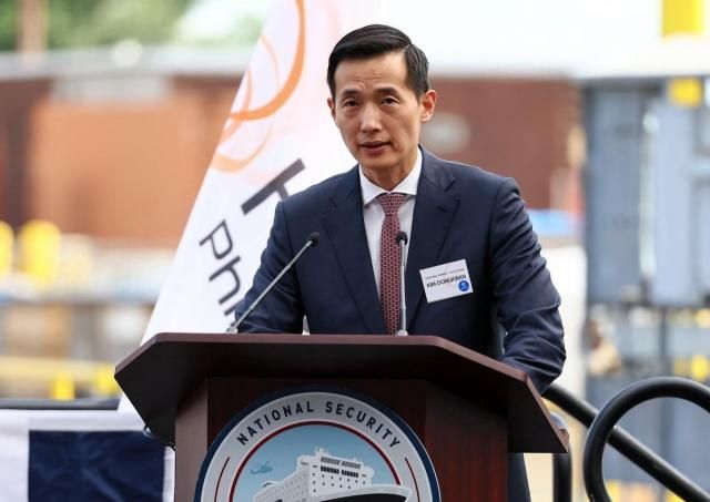 김동관 한화솔루션 부회장이 2025년 8월 26일현지 시간 미국 필라델피아의 한화 필리조선소에서 스테이트 오브 메인호 명명식 환영사를 하고 있다 사진연합뉴스