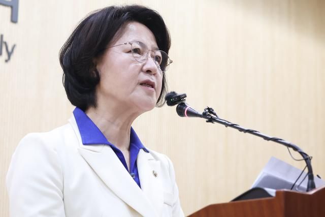 더불어민주당 추미애 경기도지사 후보가 지난 8일 경기도 수원시 경기도의회에서 기자회견을 하고 있다사진연합뉴스