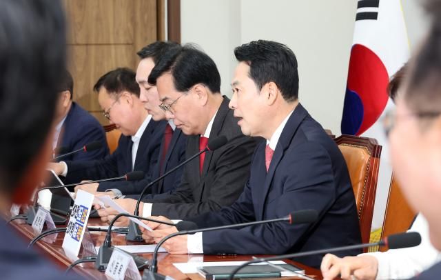 장동혁 국민의힘 대표가 9일 국회에서 열린 최고위원회의에서 발언하고 있다 사진연합뉴스