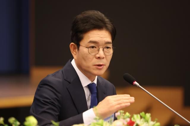 정원오 더불어민주당 서울시장 후보가 14일 서울 중구 대한상공회의소 국제회의장에서 열린 한국신문방송편집인협회 포럼에서 발언하고 있다 사진연합뉴스