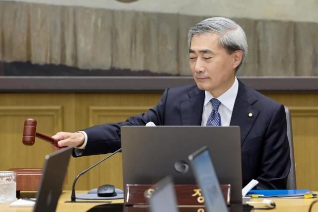신현송 한국은행 총재가 28일 금융통화위원회에서 