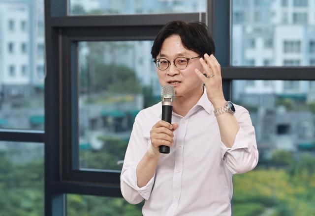 김정관 산업통상부 장관이 27일 세종에서 출입기자단 간담회를 진행하고 있다 사진산업통상부