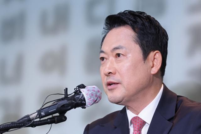 장동혁 국민의힘 대표가 8일 서울 중구 한국프레스센터에서 열린 서울외신기자클럽 초청 외신기자 간담회에서 모두발언하고 있다 출처국회사진기자단