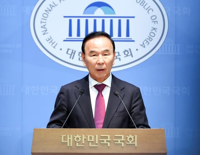 박덕흠 국민의힘 의원이 8일 국회 소통관에서 22대 국회 후반기 국회부의장 출마를 선언하고 있다 사진연합뉴스
