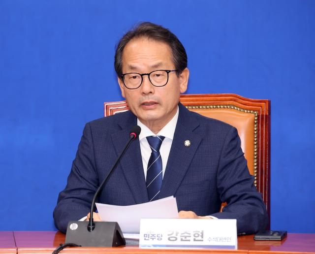 강준현 더불어민주당 수석대변인이 7일 국회에서 기자간담회를 열고 있다 사진연합뉴스