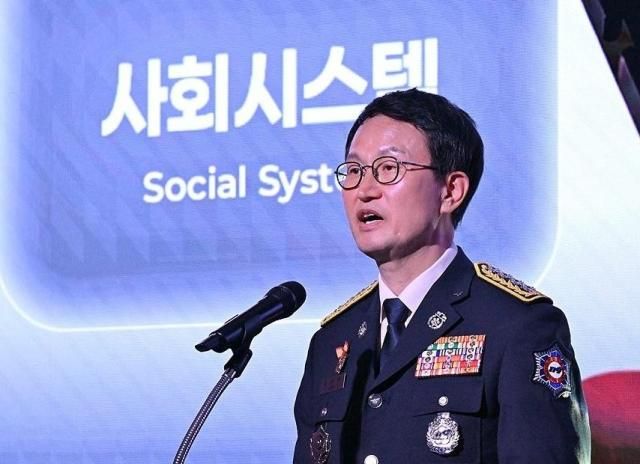 김승룡 소방청장이 지난달 21일 대구 북구 엑스코에서 열린 국제소방안전박람회에서 기조연설을 하고 있다 사진소방청