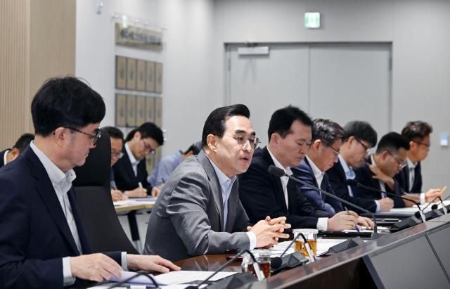 박홍근 기획예산처 장관이 12일 정부세종청사 5동에서 열린 제6차 기획예산처 확대간부회의에서 발언하고 있다사진기획예산처