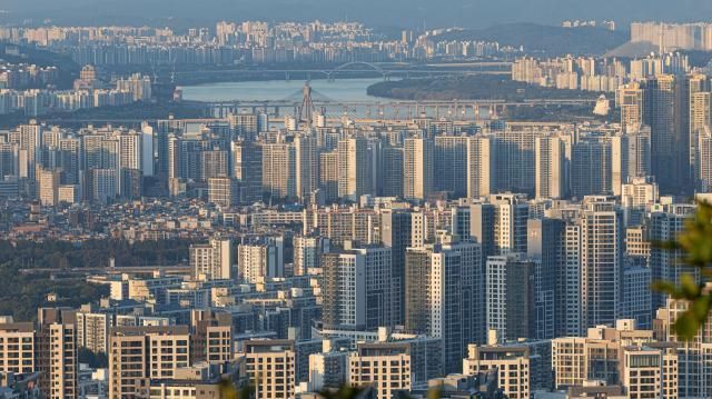 서울 서초구 구룡산에서 바라본 도심 전경 20241005사진유대길 기자 dbeorlf123ajunewscom 