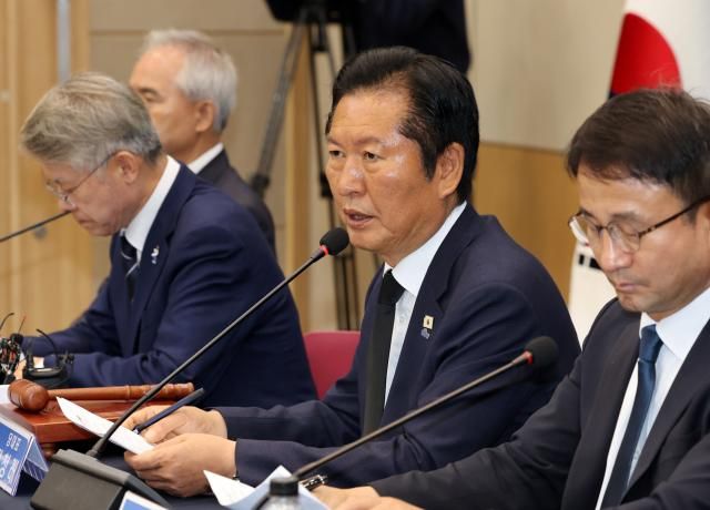 더불어민주당 정청래 대표가 지난 12일 광주 서구 김대중컨벤션센터에서 열린 전남ㆍ광주 현장 최고위원회의에서 발언하고 있다사진연합뉴스