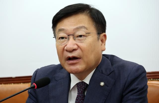 정점식 국민의힘 원내대표가 15일 국회에서 열린 최고위원회의에서 발언하고 있다 사진연합뉴스