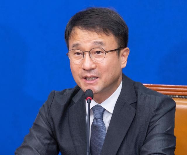 한병도 더불어민주당 원내대표가 15일 국회에서 열린 최고위원회의에서 발언하고 있다 사진연합뉴스