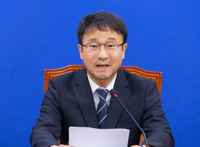 더불어민주당 한병도 원내대표가 지난 16일 국회에서 열린 원내대책회의에서 발언하고 있다사진연합뉴스