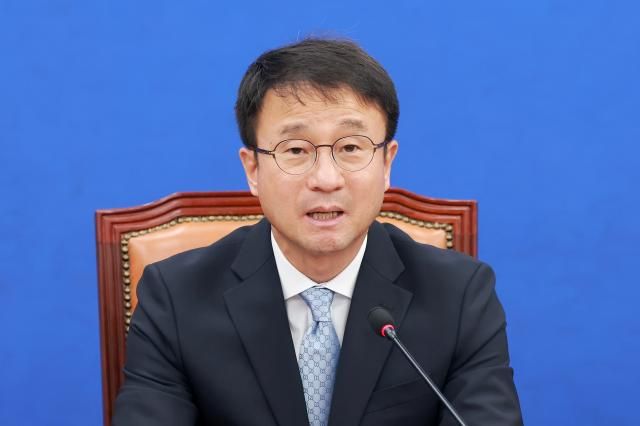 더불어민주당 한병도 원내대표가 지난 18일 국회에서 열린 정책조정회의에 참석해 발언하고 있다사진연합뉴스