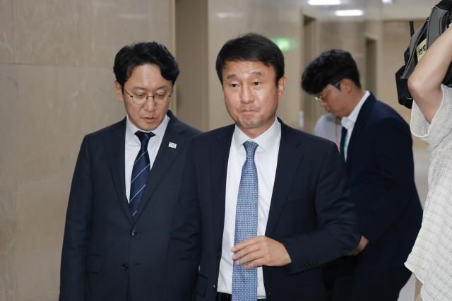 한병도 더불어민주당 원내대표가 22일 국회에서 이뤄진 원 구성 협상이 결렬된 뒤 이동하고 있다 사진연합뉴스