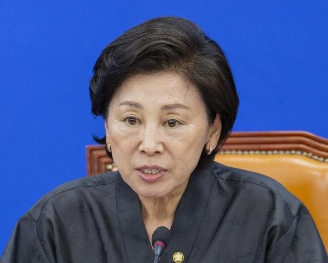 남인순 국회 부의장이 17일 국회에서 더불어민주당 주최로 열린 국민참정권 수호와 제도 개혁을 위한 토론회에 참석해 축사하고 있다 사진연합뉴스