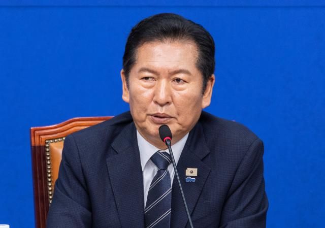 더불어민주당 정청래 대표가 22일 국회에서 민주당 한반도평화신전략위원회가 이란전쟁 북중정상회담 그리고 한반도를 주제로 개최한 긴급 국제정세 토론회에 참석해 발언하고 있다사진연합뉴스