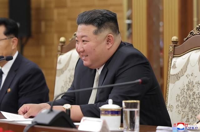 김정은 북한국무위원장과 시진핑 중국 국가주석 사이의 회담이 지난 8일 금수산 영빈관에서 진행됐다고 조선중앙통신이 지난 9일 보도했다 사진연합뉴스