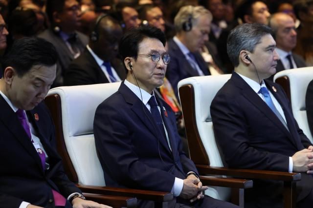 2026 하계 다보스포럼 참석한 김민석 국무총리 서울연합뉴스 김민석 국무총리가 24일 중국 랴오닝성 다롄 국제컨벤션센터에서 열린 2026 하계 다보스포럼에 참석하고 있다 2026624 국무총리실 제공 재판매 및 DB금지 photoynacokr2026-06-24 170902 저작권자 ⓒ ㈜연합뉴스 무단 전재 재배포 금지 AI 학습 및 활용 금지저작권자 ⓒ ㈜연합뉴스 무단 전재 재배포 금지 AI 학습 및 활용 금지