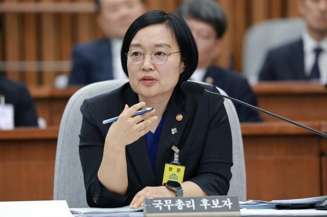 한성숙 국무총리 후보자가 26일 국회에서 열린 인사청문회에서 국민의힘 김희정 의원 질의에 답하고 있다 사진연합뉴스